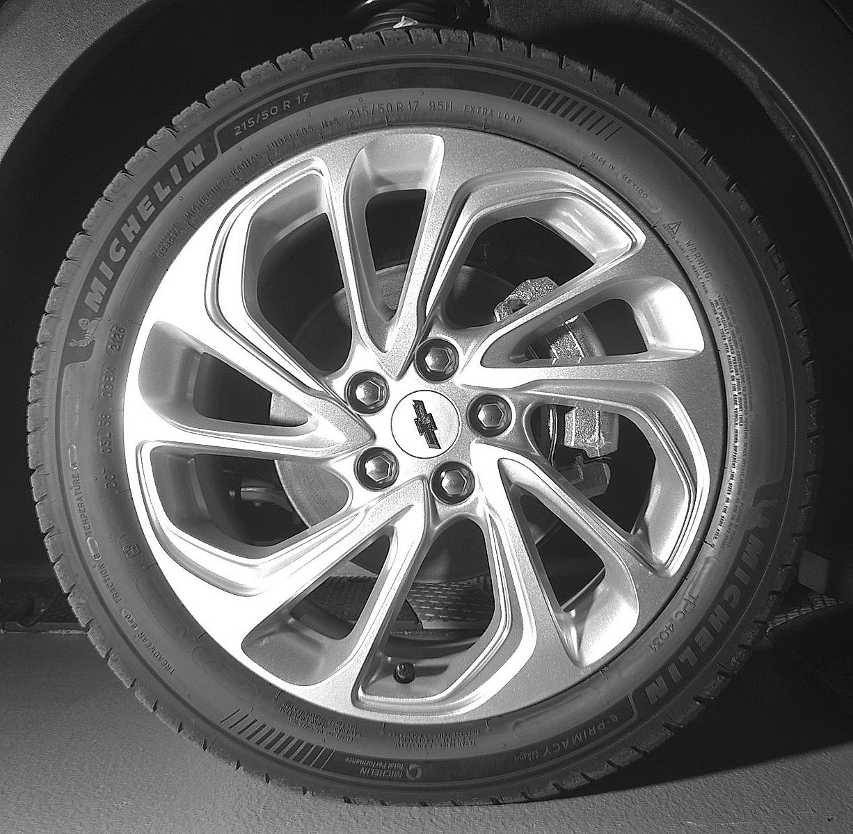2027 Chevrolet Bolt LT - Photo 22