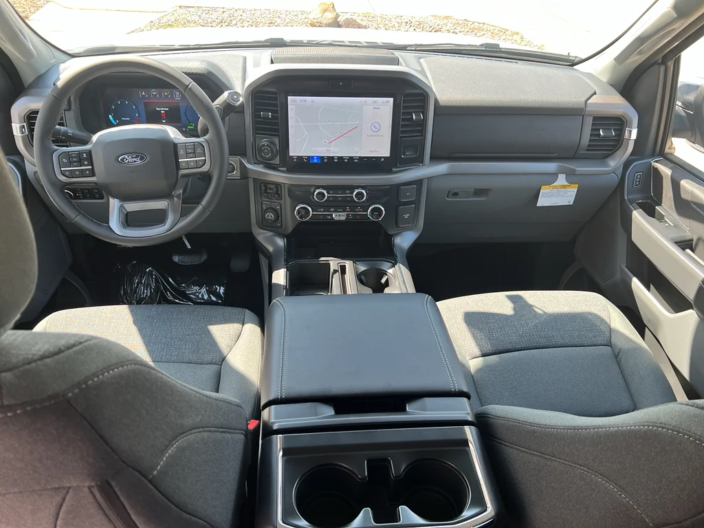 New 2026 Oxford White Ford XLT image 2