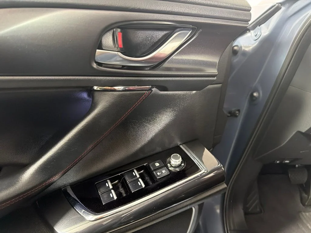 Certified Used 2023 Gray Metallic Mazda Carbon Edition image 9