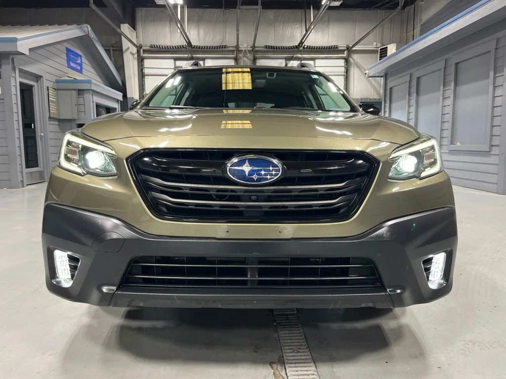 Used 2020 Green Metallic Subaru Onyx Edition XT image 2