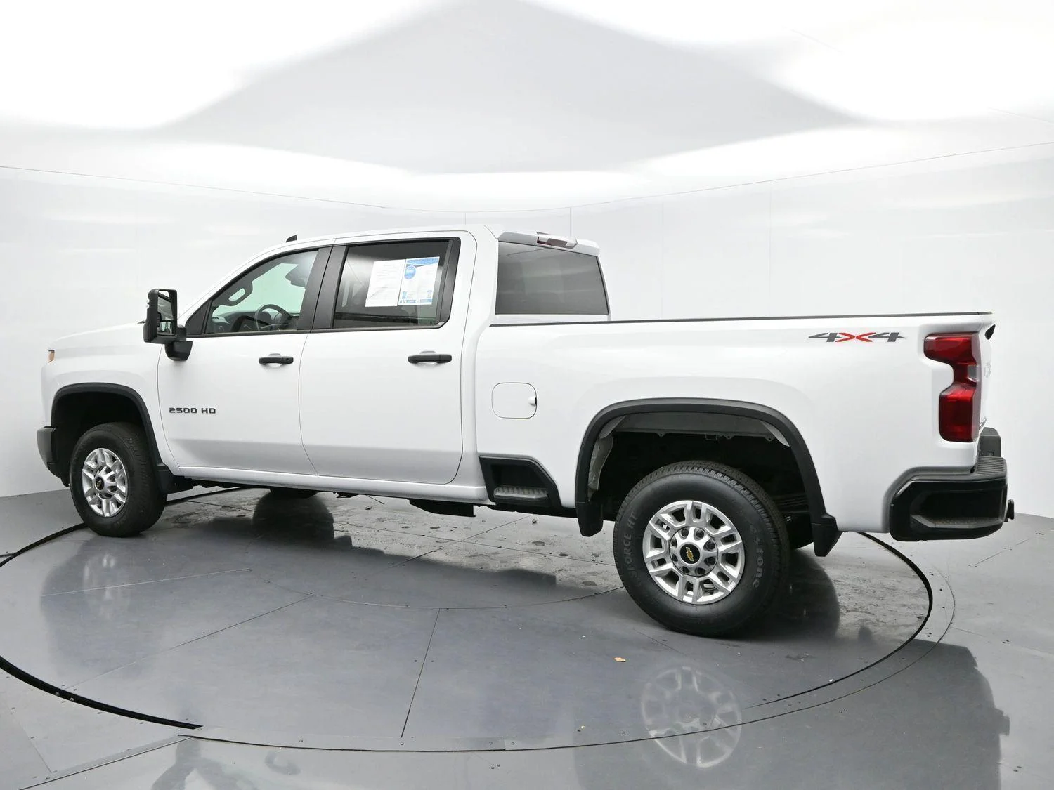 Used 2025 Summit White Chevrolet WT image 5