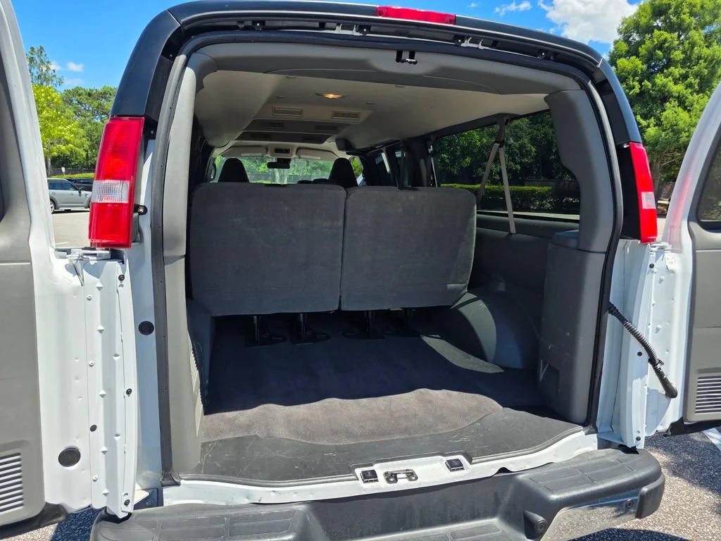 Used 2025 Summit White Chevrolet 1LT image 24