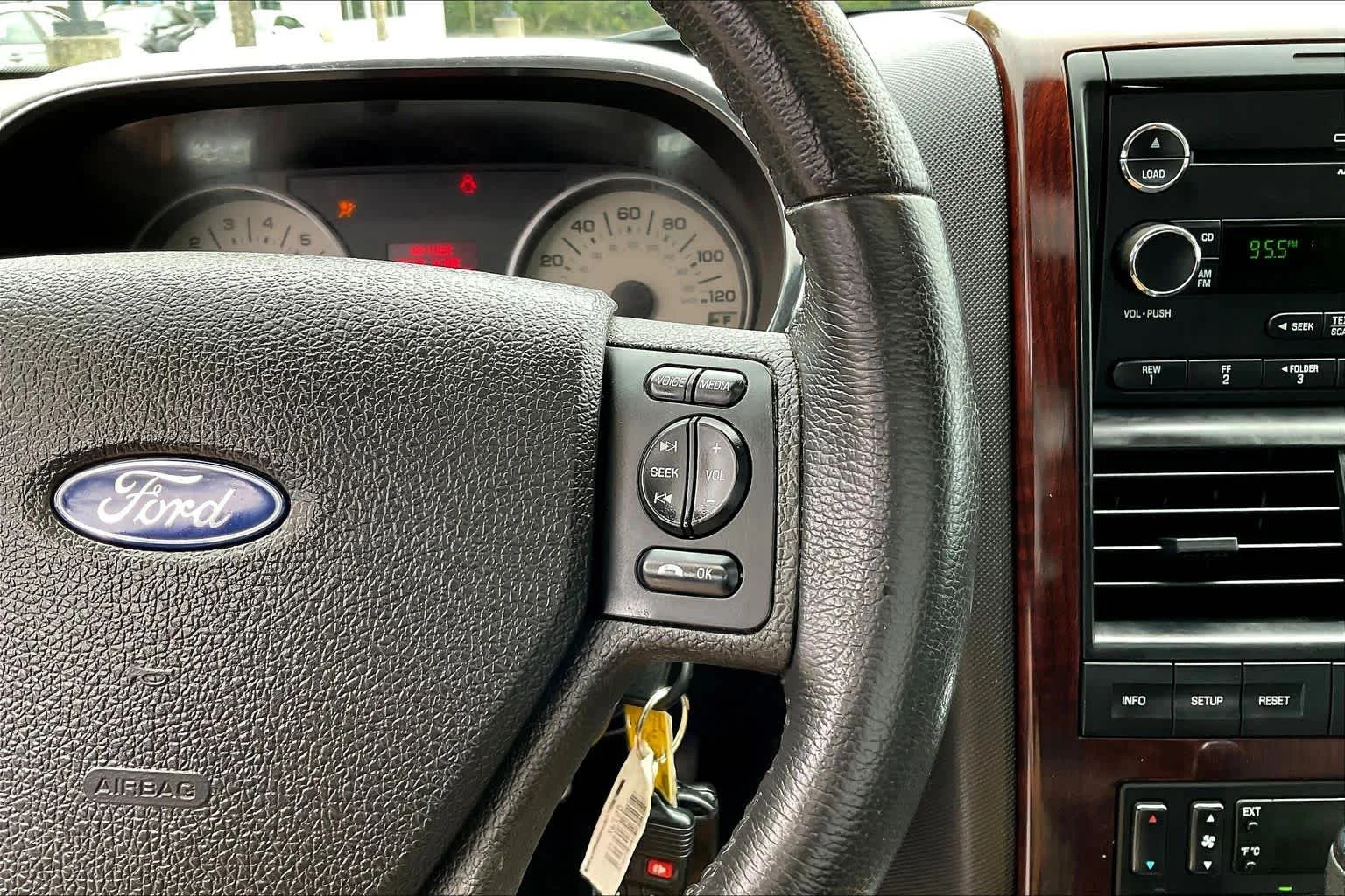 Used 2009 Black Ford Limited image 23