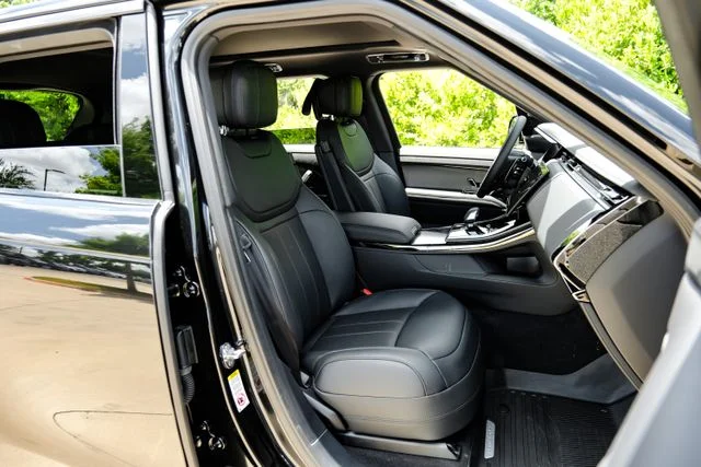 New 2026 Santorini Black Land Rover SE image 46