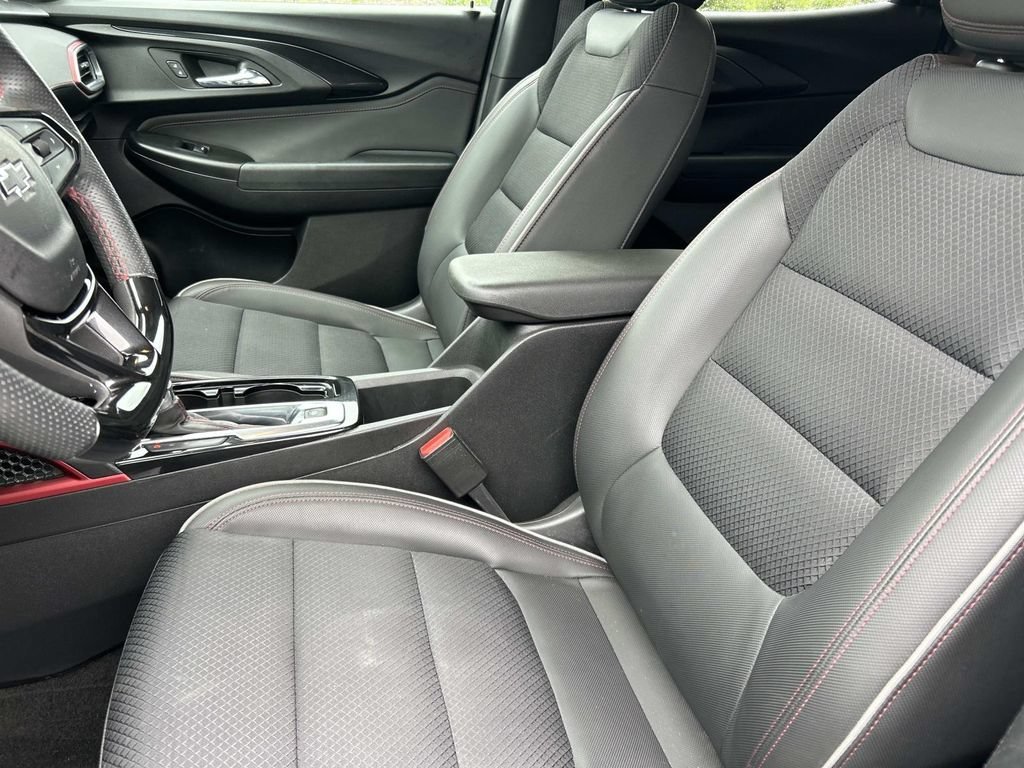 Used 2021 SUMMIT WHITE Chevrolet RS image 27