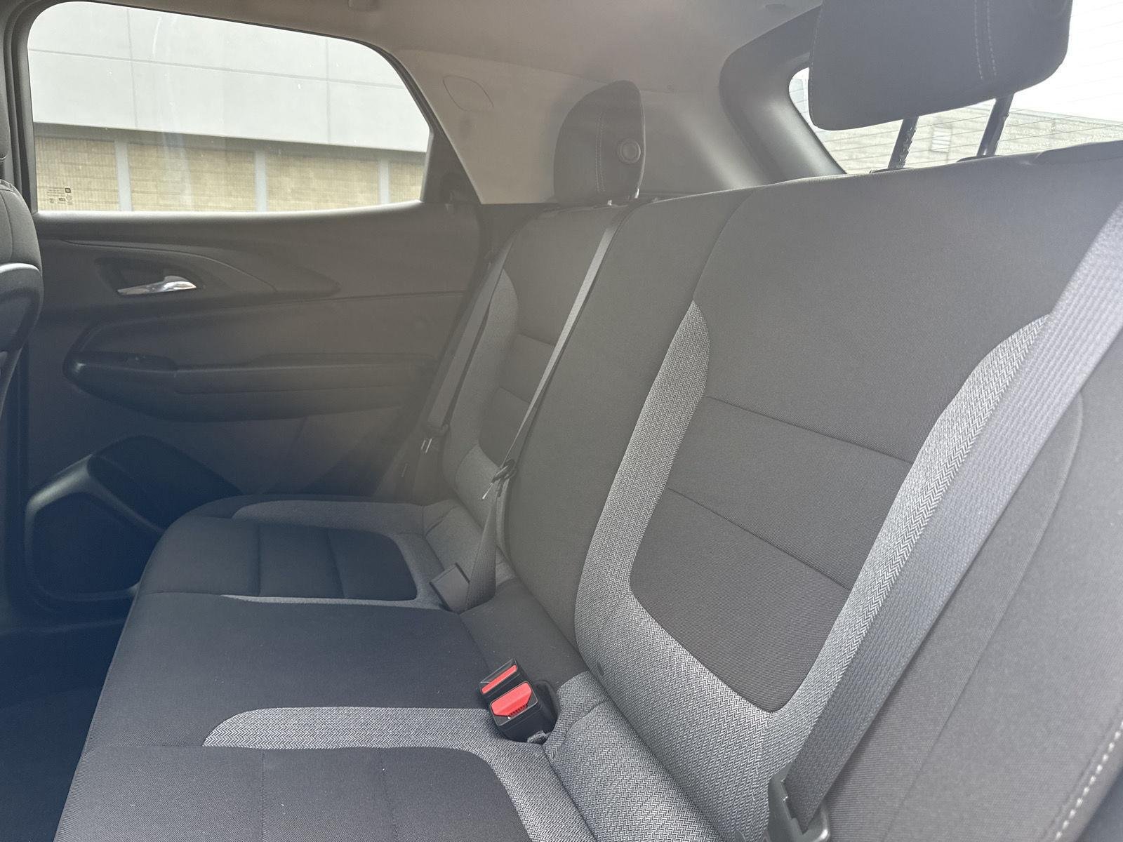 Used 2024 Fountain Blue Chevrolet LT image 10