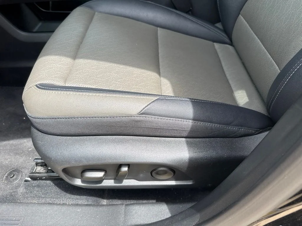 Used 2025 Black Chevrolet LT image 3