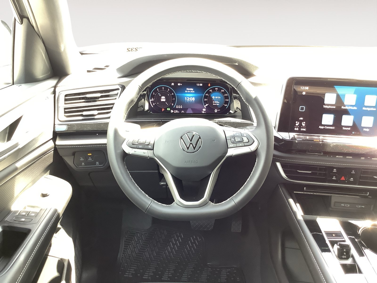 New 2026 PURE GRAY Volkswagen 2.0T SE w/Technology image 15