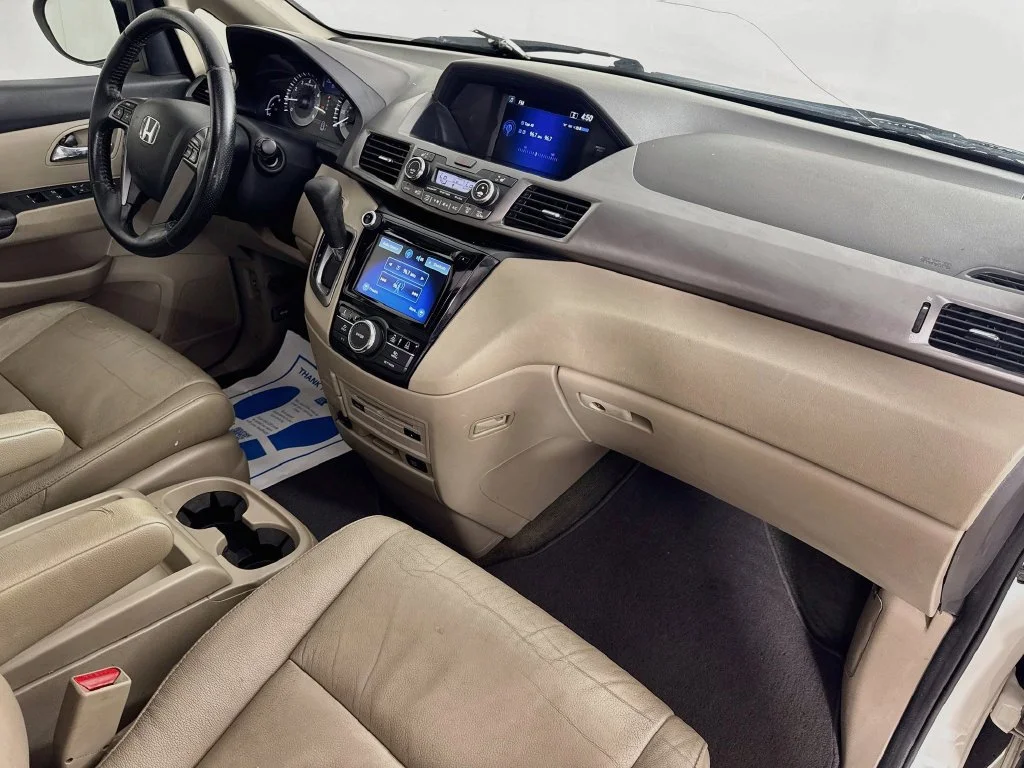 Used 2015 White Honda EX-L image 39