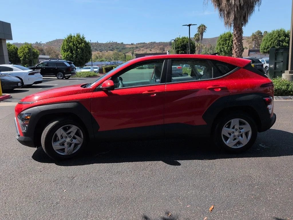 Used 2026 Orange Hyundai SE image 4