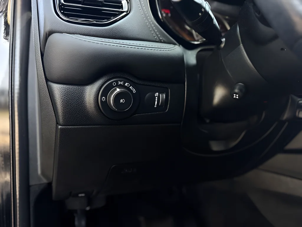 Used 2022 Black Dodge Citadel image 16