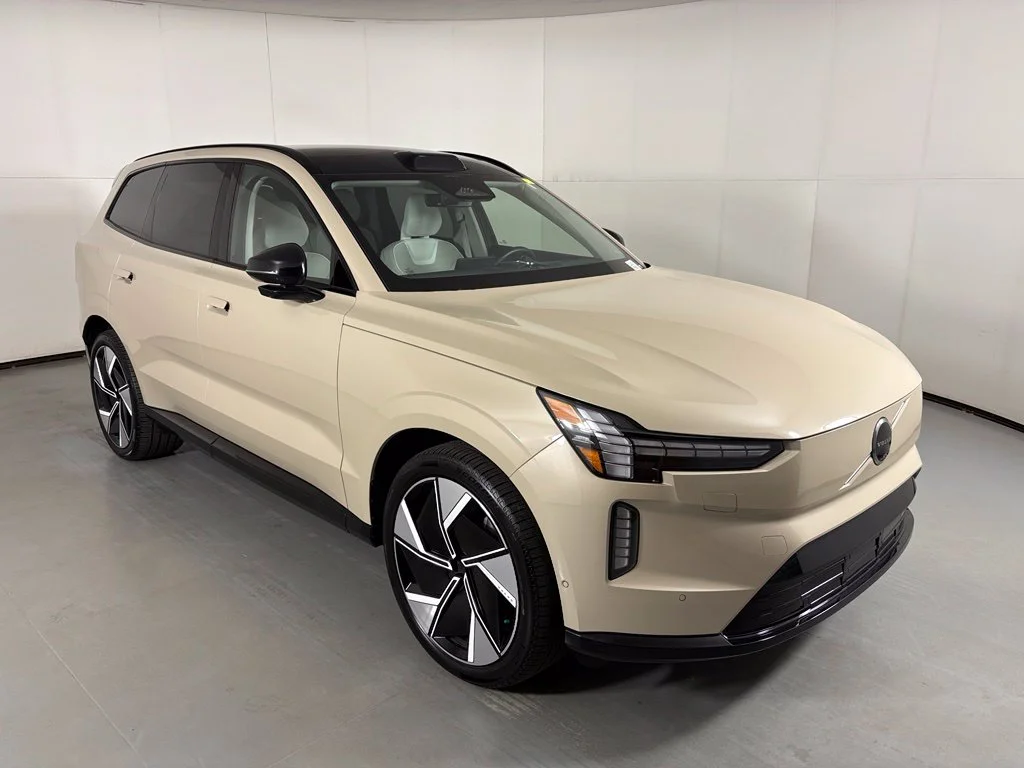 Used 2025 Volvo EX90 Ultra with VIN 7JDE23VLXSG000528 for sale in Scottsdale, AZ