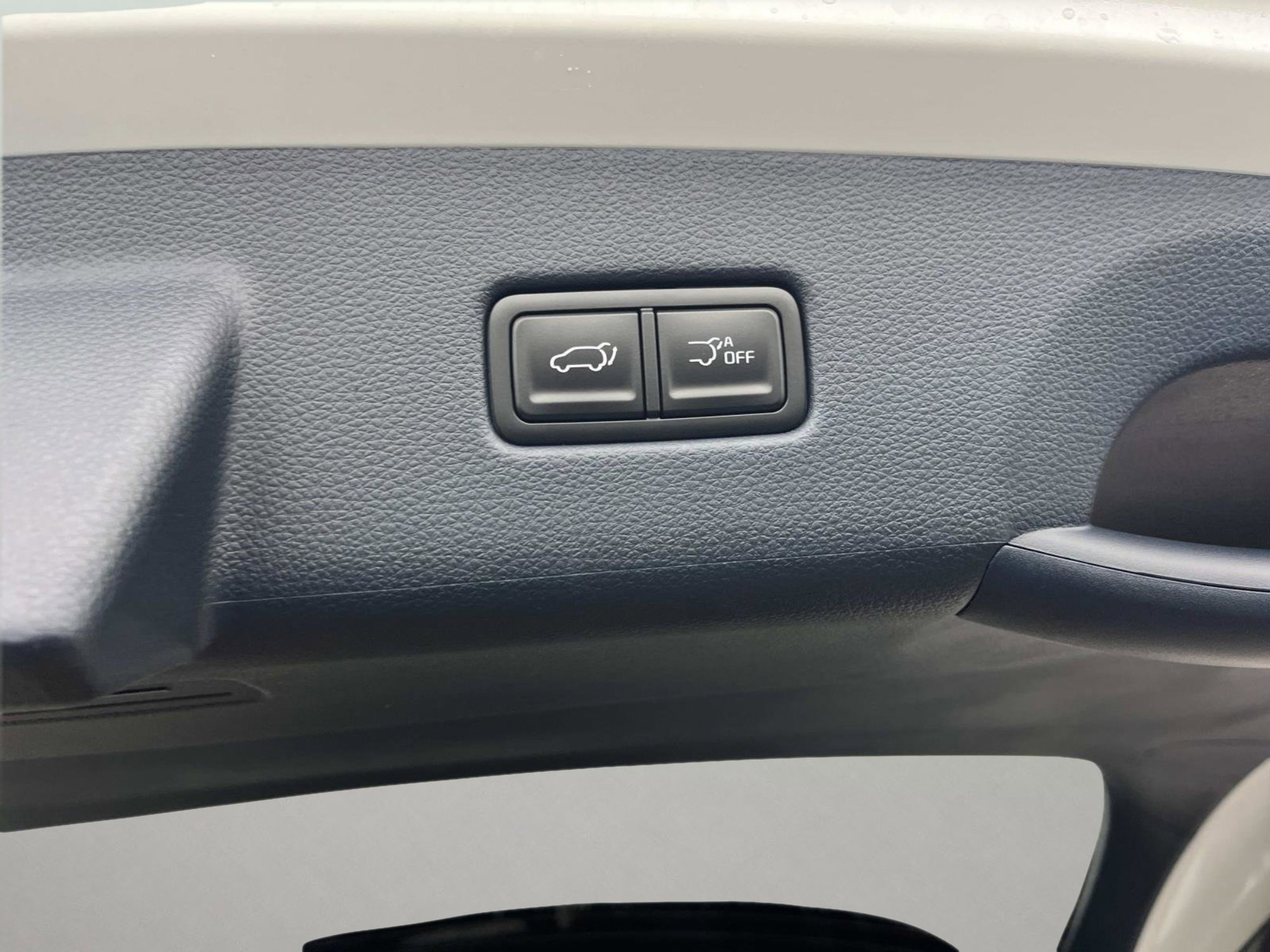 New 2026 Snow White Pearl Kia EX image 13