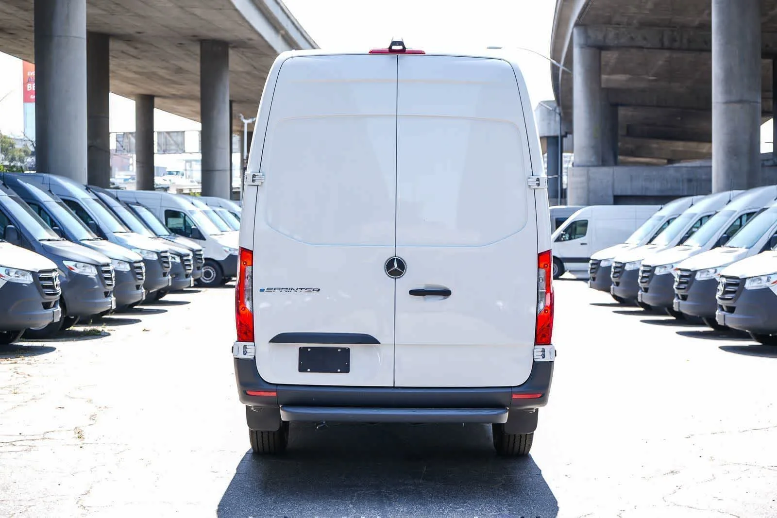 New 2025 Arctic+White Mercedes-Benz Cargo 170 WB High Roof RWD Electric Motor image 38