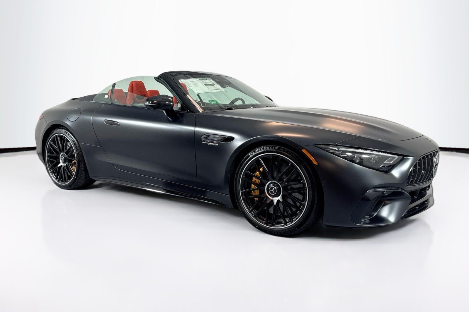 New 2026 MANUFAKTUR Night Black Magno Mercedes-Benz AMG® SL 63 S E Performance Roadster image 3
