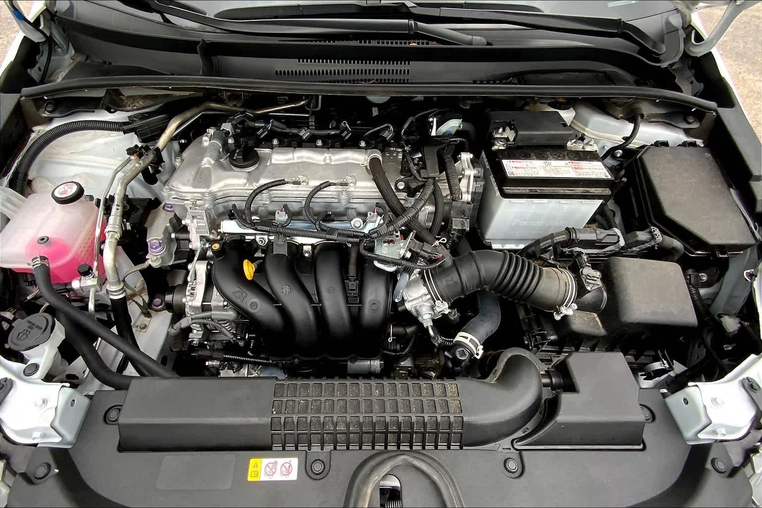 Used 2022 White Toyota LE image 31