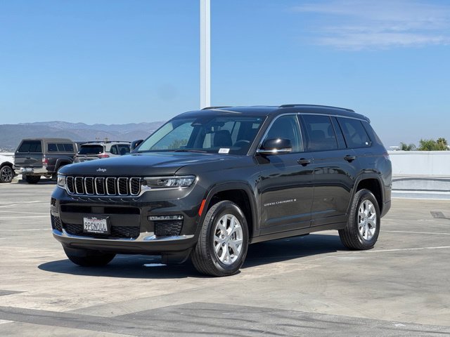 Used 2023 Rocky Mountain Pearlcoat Jeep Limited image 5
