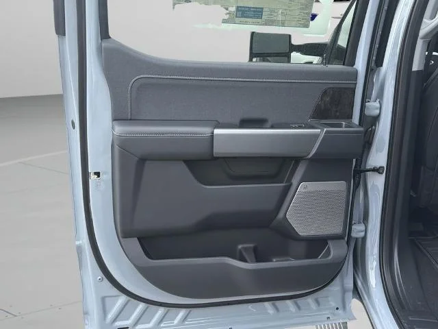 New 2026 Glacier Gray Metallic Tri-Coat Ford F-250® Lariat® image 15