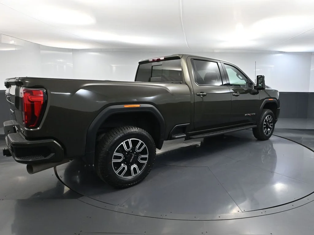 Used 2022 Green GMC AT4 image 6