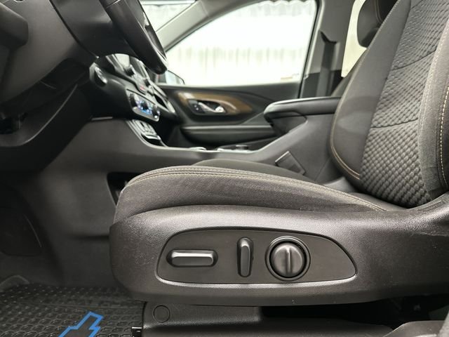 Used 2018 Red GMC SLE image 17
