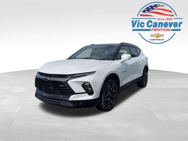 Used 2023 Iridescent Pearl Tricoat Chevrolet RS image 1