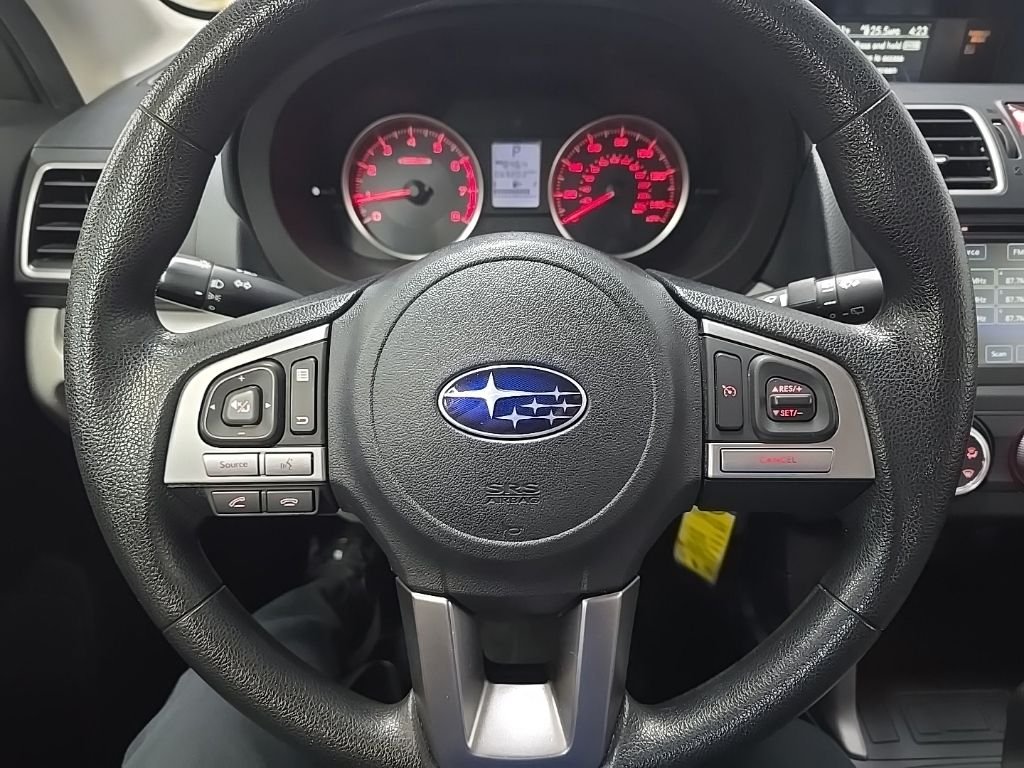 Used 2018 White Subaru 2.5i image 20