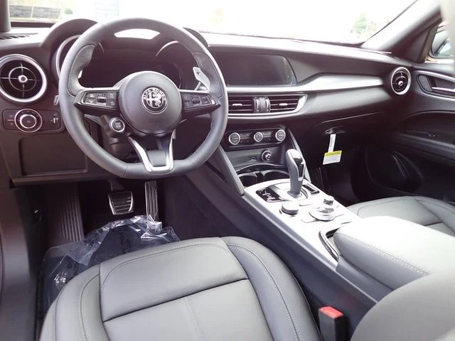 2025 Alfa Romeo Stelvio Base - Photo 14