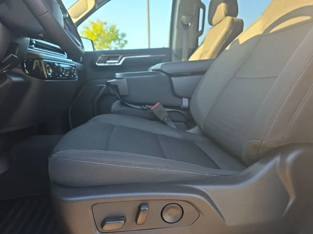 Used 2024 White Chevrolet LT image 29