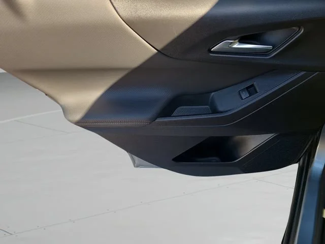 Used 2025 Sterling Gray Metallic Chevrolet LT image 19