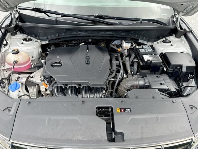 Used 2022 Silver Hyundai Limited image 27