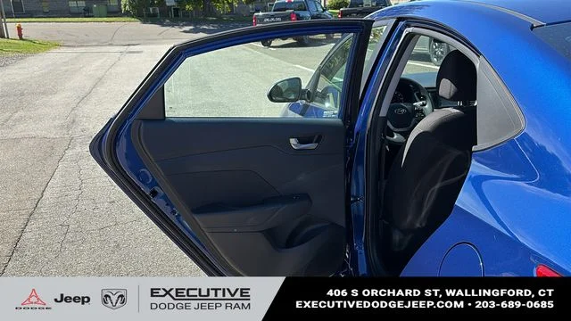 Used 2022 Blue Hyundai SE image 21