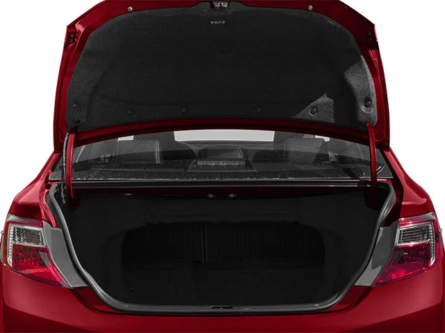 Used 2014  Toyota SE image 12