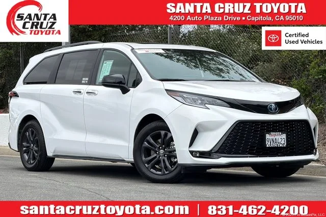 2025 Toyota Sienna XSE 7-Passenger Hybrid AWD's photo