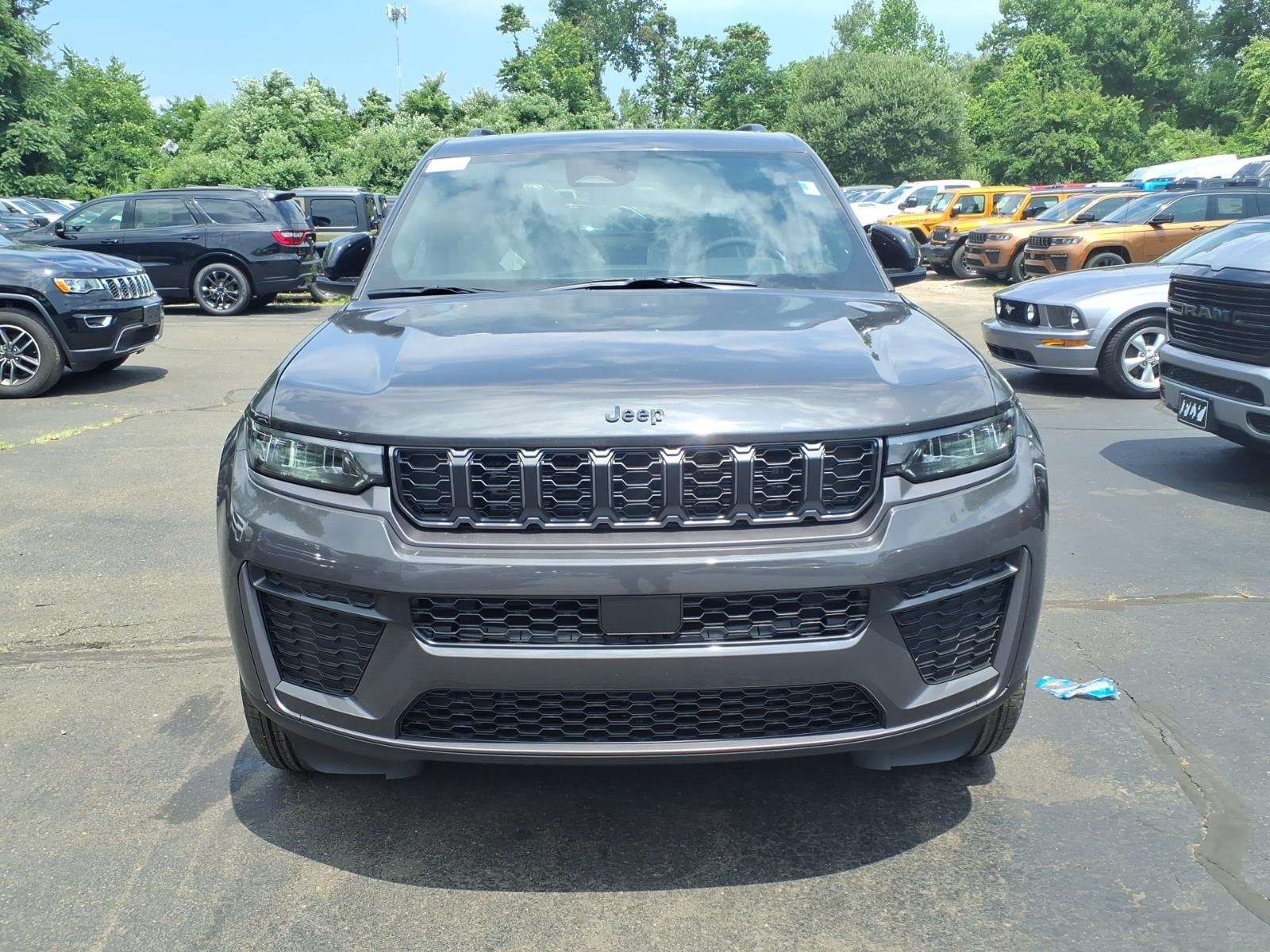 New 2026 Baltic Gray Metallic Clear-Coat Exterior Paint Jeep Altitude image 2