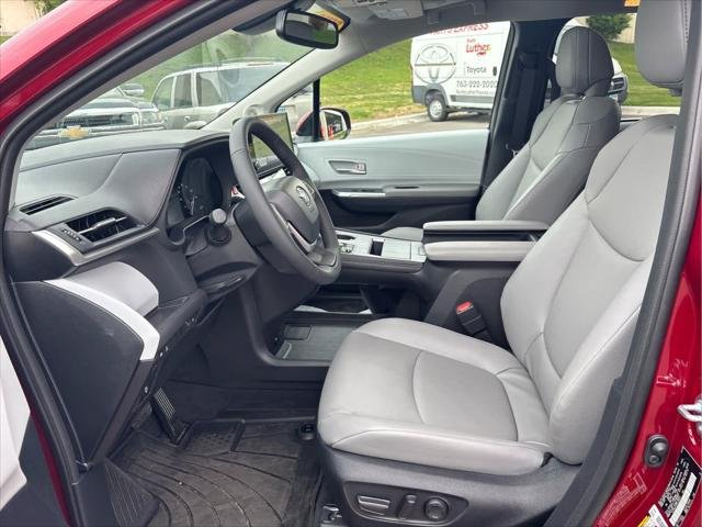 Certified Used 2026 RUBY FLARE PEARL Toyota  image 31