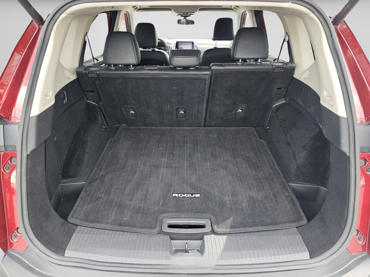 Used 2021 Scarlet Ember Tintcoat Nissan SV image 28