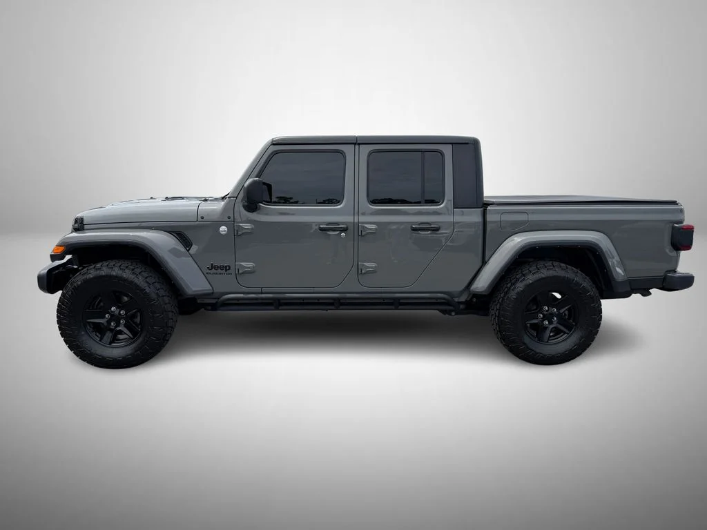 Used 2021 Gray Jeep Sport image 5