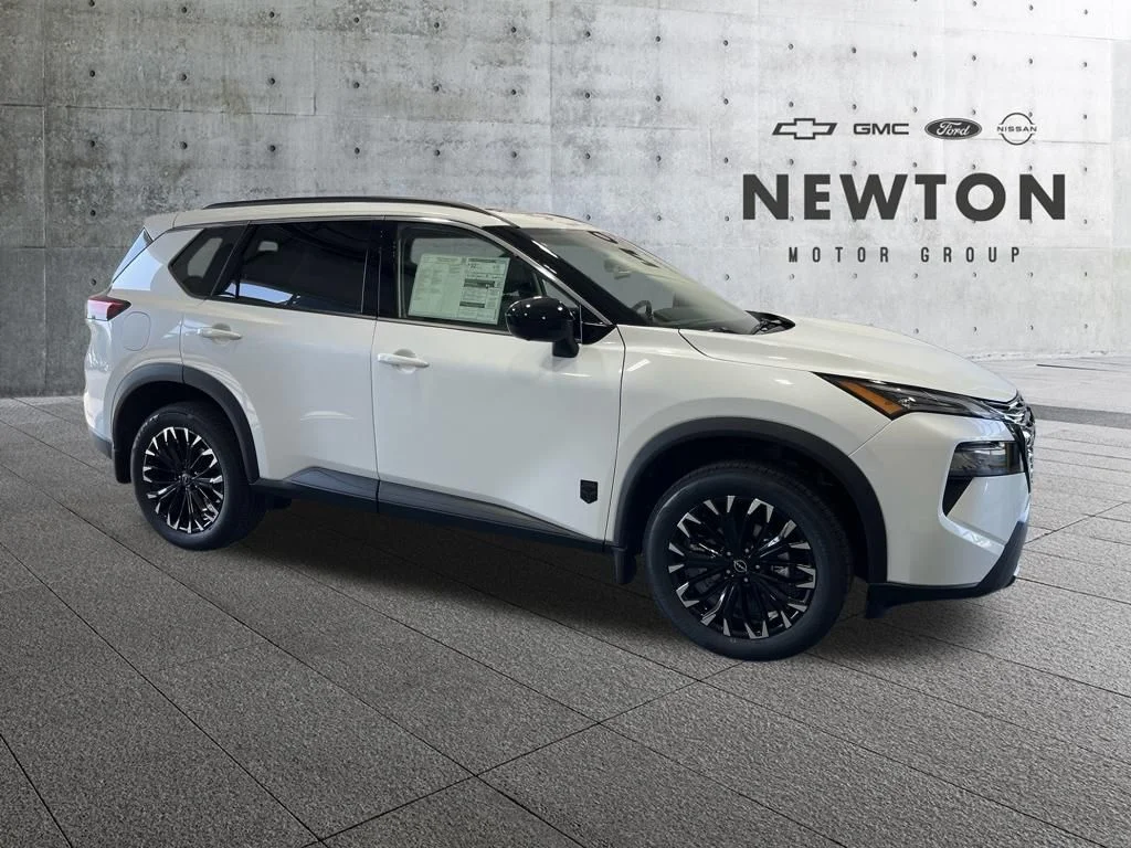 2026 Nissan Rogue Dark Armor's photo