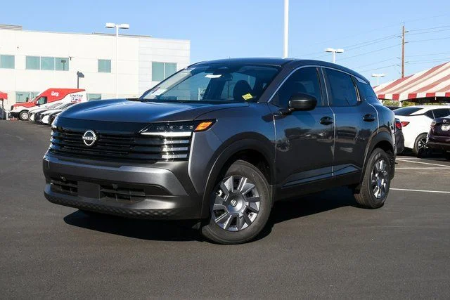 2026 Nissan Kicks 2.0 S's photo