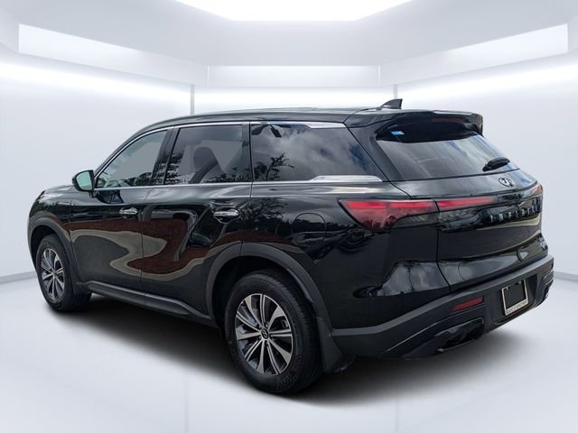 Certified Used 2025 Black INFINITI PURE image 5