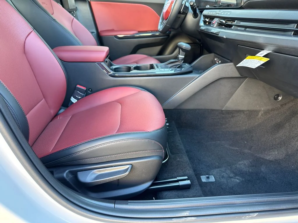 New 2025 White Kia GT-Line image 13