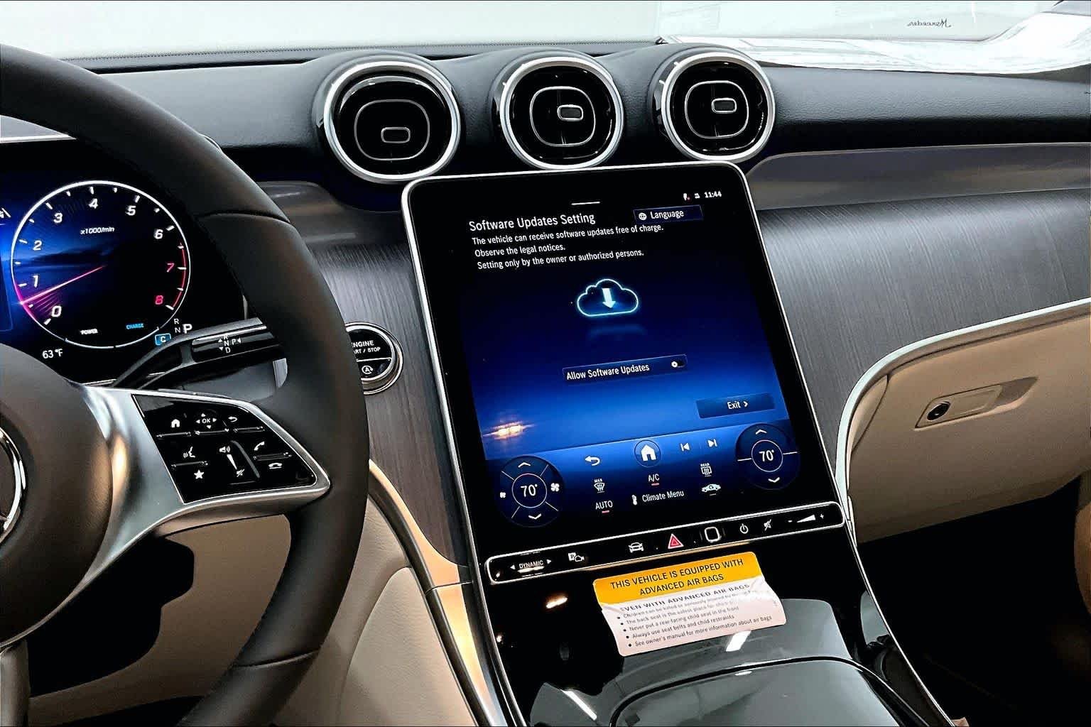 New 2026 Polar White Mercedes-Benz GLC 300 image 6