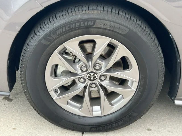 Used 2021 Predawn Gray Mica Toyota XLE image 10