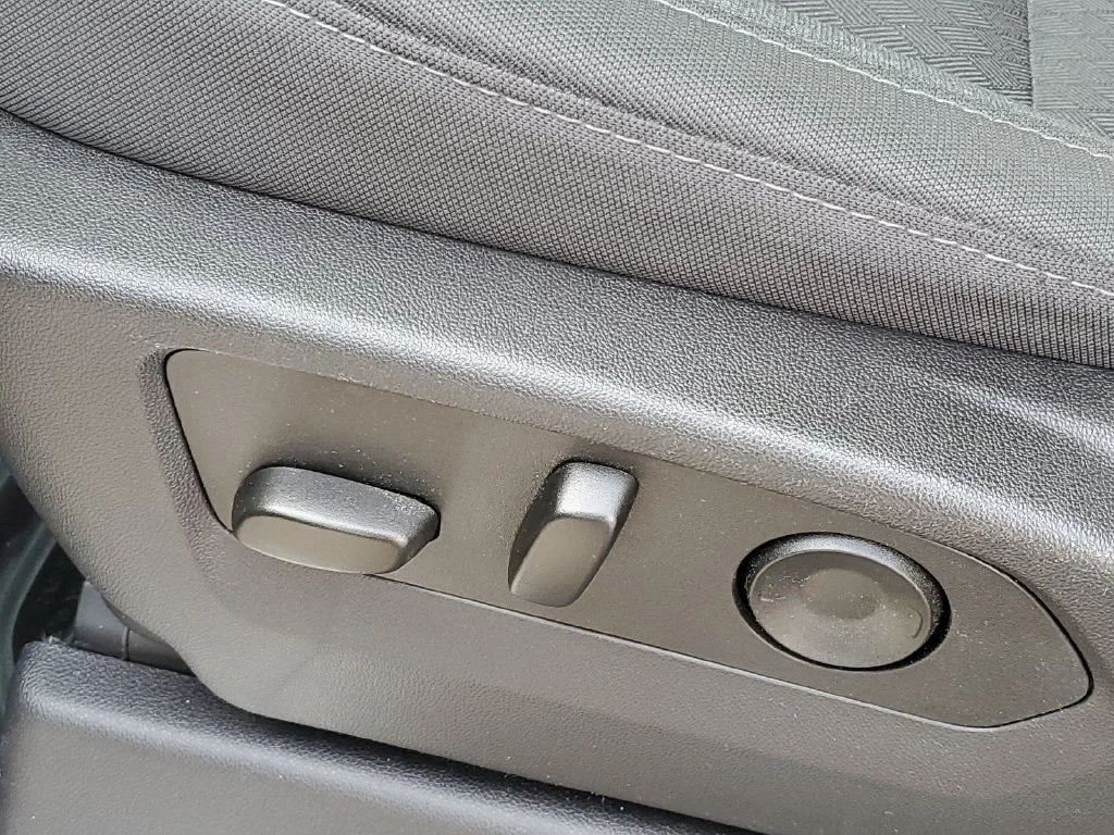 New 2026 Sterling Gray Metallic Chevrolet LT (2FL) image 6