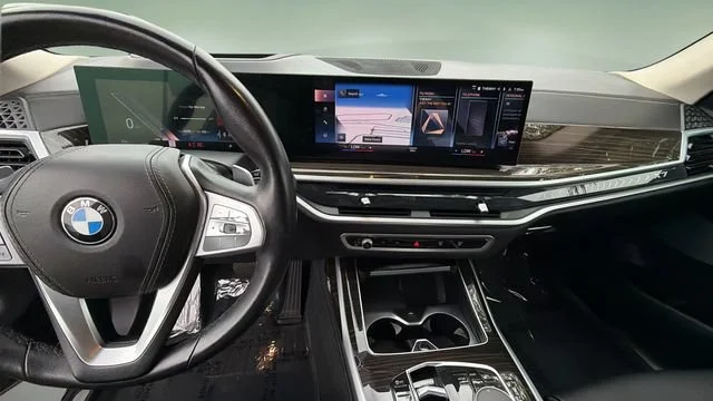 Used 2023 Black BMW xDrive40i image 13