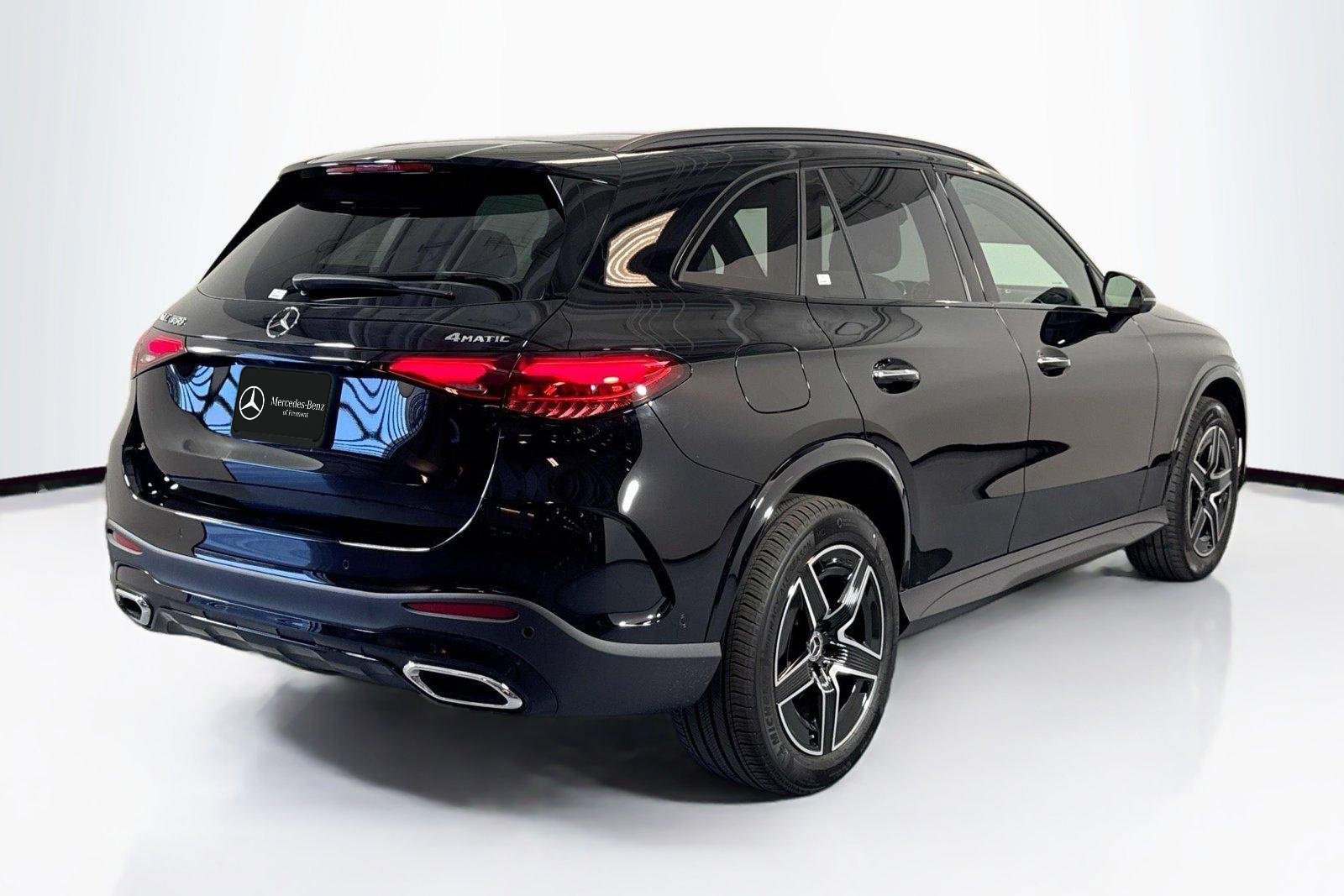 New 2026 Black Mercedes-Benz GLC 300 image 5