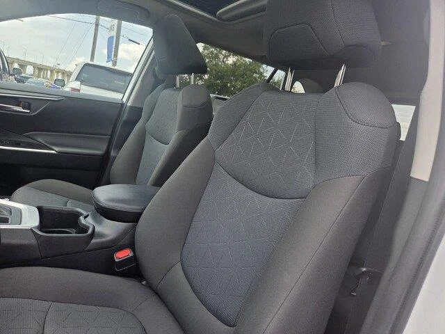 Used 2022 White Toyota XLE image 11