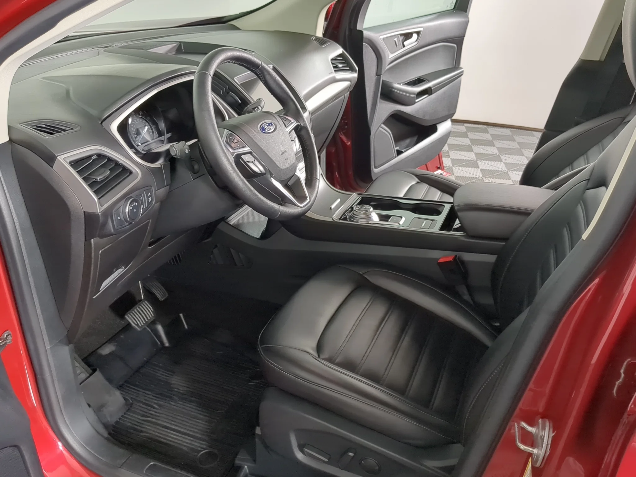 Used 2020 Rapid Red Metallic Tinted Clearcoat Ford SEL image 11