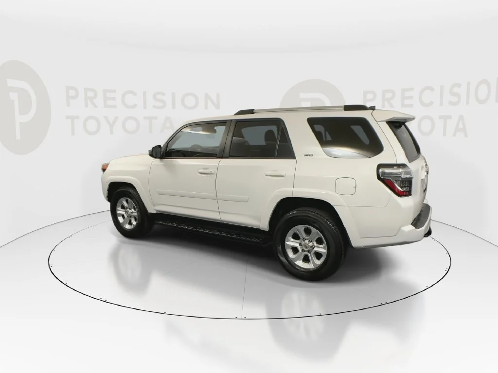 Used 2022 White Toyota SR5 image 14