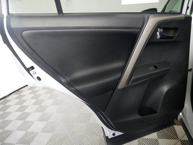 Used 2014 Blizzard Pearl Toyota Limited image 12